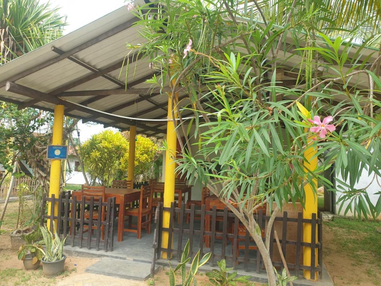 Beach Lagoon Guesthouse 坦加拉 外观 照片