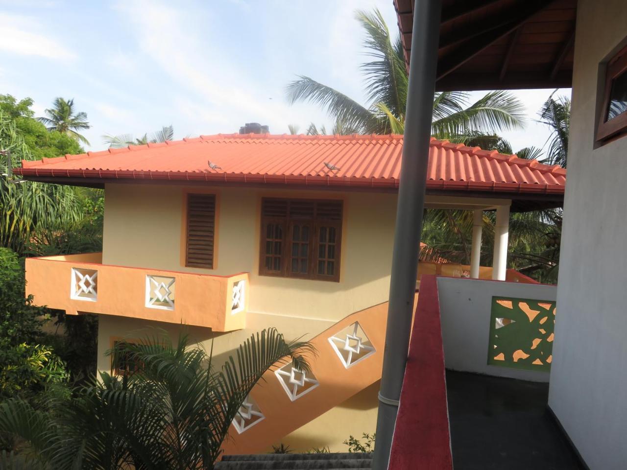 Beach Lagoon Guesthouse 坦加拉 外观 照片